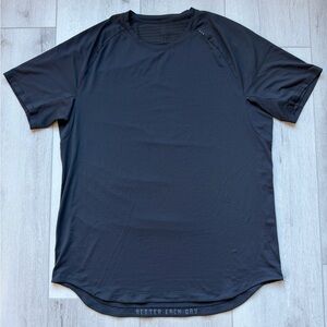 Lululemon Aloha Drysense Short Sleeve Tee
Size XL Hawaii Whale Tail Rare